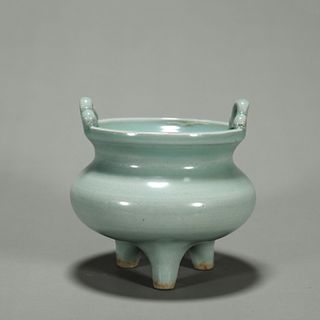 A Longquan kiln porcelain double-eared censer 
