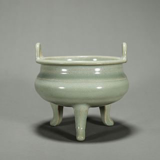 A Longquan kiln porcelain double-eared censer 