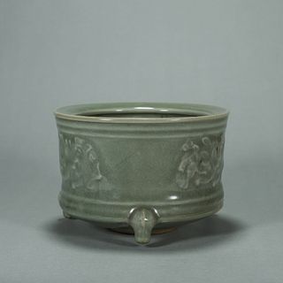 A Longquan kiln flower porcelain censer