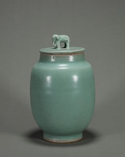 A Longquan kiln celadon porcelain covered vase 