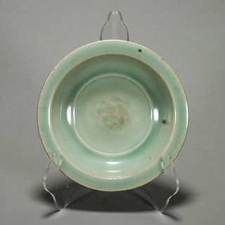 A Longquan kiln porcelain plate