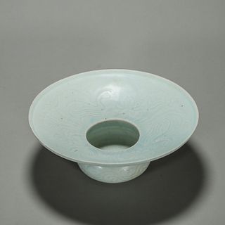 A flower and goose carved Hutian kiln porcelain vessel
