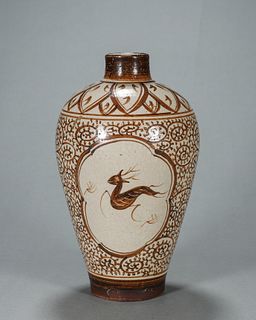 A deer and seawater patterned Jizhou kiln porcelain meiping