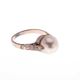 Anillo con perla y diamantes en plata paladio. 1 perla cultivada color gris de 8 mm. 6 diamantes corte 8 x 8. Talla: 4 1/2. ...
