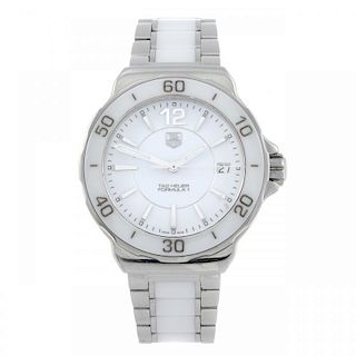 TAG HEUER - a lady's Formula 1 bracelet watch. Stainless steel case with calibrated bezel. Reference