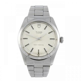 TUDOR - a gentleman's Oyster bracelet watch. Stainless steel case. Reference 9000/0, serial 877062.