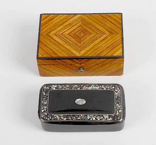 A 19th century French kingwood veneered trinket box with hinged cover, 3.25” (8.25cm) wide, together
