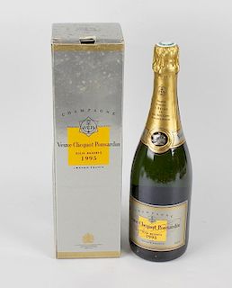 Vintage Champagne: a bottle of 1995 Veuve Cliquot Ponsardin, in box of issue.