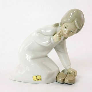 Little Girl with Slippers 1004523 - Lladro Porcelain Figurine