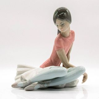 Shelley 1001357 - Lladro Porcelain Figurine