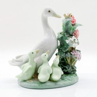 How Do You Do!! 1001439 - Lladro Porcelain Figurine