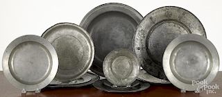 Eleven English pewter plates and shallow bowls, 18th/19th c., largest - 13 1/4'' dia.