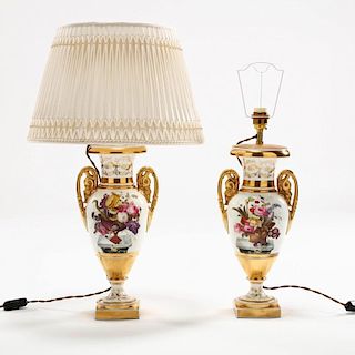 A Pair of English Davenport Porcelain Vases