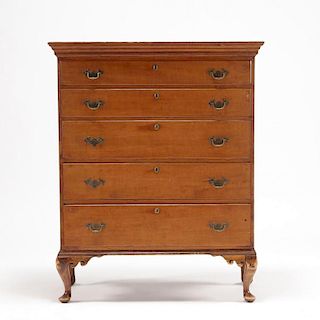 New England Queen Anne Maple Chest of Drawers