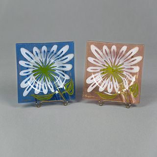 (2) Pair of MCM Higgins Art Glass Floral Ashtrays