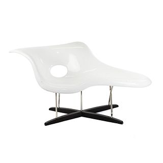 Attrib Charles & Ray Eames Vitra La Chaise Lounge Chair