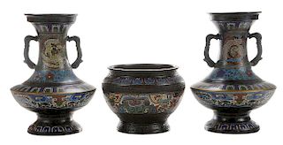Pair Champlevé Bronze Vases - 一对雕刻后填漆的青铜花瓶