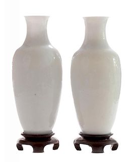 Pair Anhua White Porcelain Dragon Vase - 一对安化白瓷龙纹花瓶