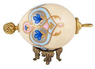 A RUSSIAN PORCELAIN IMPERIAL EASTER EGG, IMPERIAL PORCELAIN FACTORY, ST. PETERSBURG