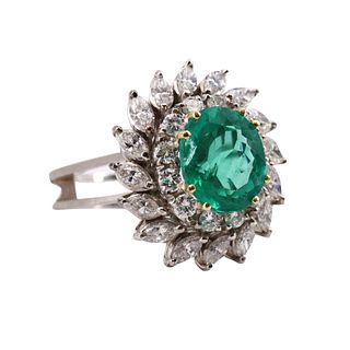 4.60 Ctw in Emerald  & Diamonds Platinum cocktail Ring