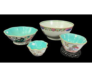 LOT OF FOUR CHINESE PORCELAIN BOWLS
