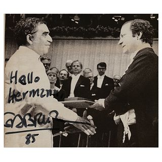 Gabriel Garcia Marquez Signed Photograph