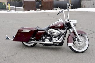 2006 Harley Davidson Road King  20,374 miles, 88 cu. in. motor, 18" chrome ape hangers, Samson pipes with wing tips, color - Maroo...