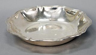 Continental silver shaped bowl (small dents). 
dia. 10 1/2 in.; 15. t oz.