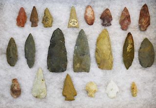 Alabama prehistoric lithic artifacts including arrowheads, spear points, knives, & scrapers- 21 pcs,