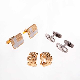 Par de aretes y dos pares de mancuernillas de las firmas Dior, Ferragamo y Givenchi en metal base dorado. Peso: 42.7 g.