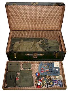 US Army military gear incl medic pack issued to P.V.T. Heddon, WWII & later, insignia, patches, serv