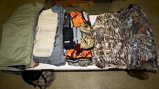 Large lot of Mens outdoors clothing , Real tree and Mossy Oak camo clothing, Jackets, Gloves, Socks