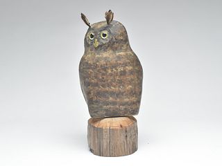 Working owl decoy found in the Midwest.