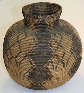 Ca 1900 Southwest Native American Apaché coil olla basket with 5 human type figure design divided by