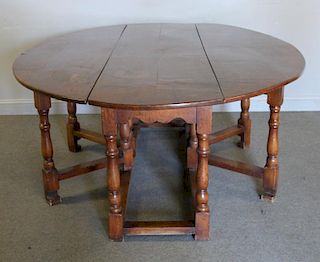 Custom Quality Hunt / Drop Leaf Oak Table.