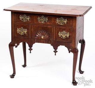 Massachusetts Queen Anne dressing table
