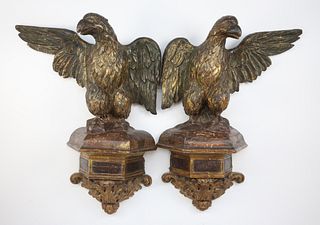 Pair of Continental Baroque Carved Giltwood Eagles on Brackets, 18th Century