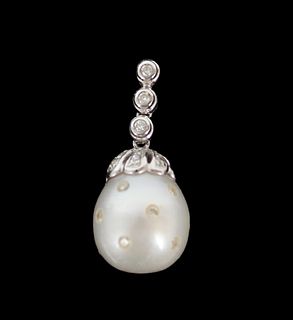 18k White Gold Pearl & Diamond Pendant