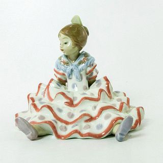 A Time To Rest 1005391 - Lladro Porcelain Figurine