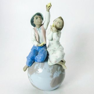 A World Of Love 1006353 - Lladro Porcelain Figurine