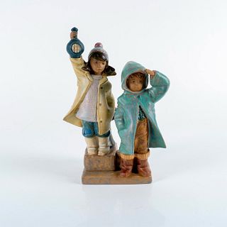 Ahoy There 1012173 - Lladro Porcelain Figurine