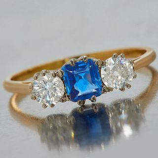 CERTFICATED SAPPHIRE AND DIAMOND 3-STONE RING
