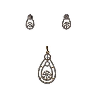 18k Gold Diamond Pendant Earrings Set