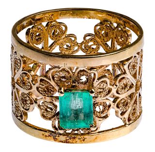 18k Yellow Gold and Emerald Ring