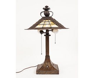 LARGE ARTS & CRAFTS TABLE LAMP