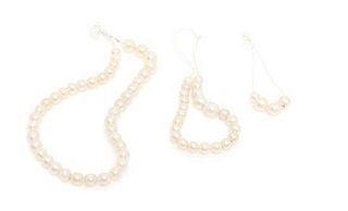 * A Collection of Loose Graduated Natural Pearls,