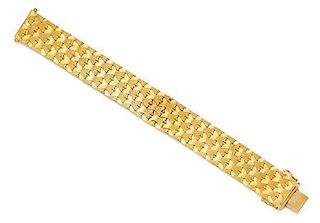A Yellow Gold Fancy Link Bracelet, 32.10 dwts.