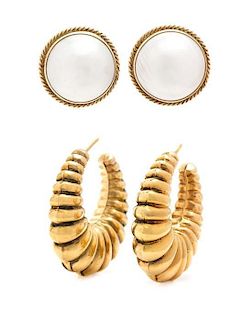 A Collection of Yellow Gold Earrings, 15.70 dwts.