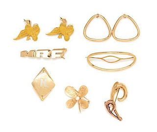 * A Collection of Vintage 14 and 10 Karat Yellow Gold Jewelry Items, 30.40 dwts.