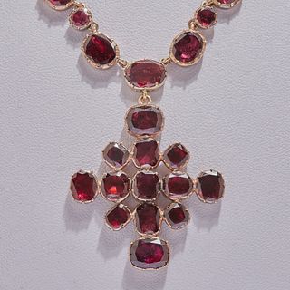 GEORGIAN GARNET AND PEARL NECKLACE WITH PENDANT